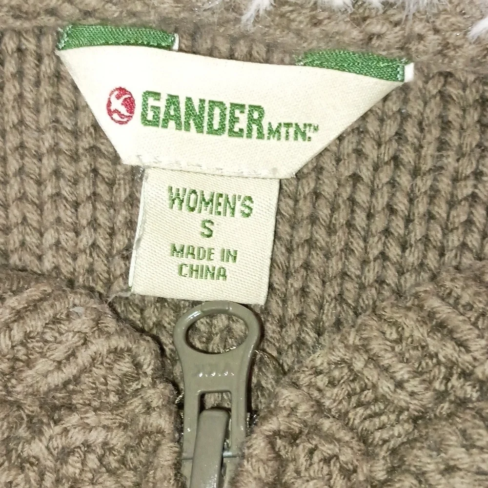 Gander Mountain Cable Knit Faux Fur Hoodie Sweater Vest Size S